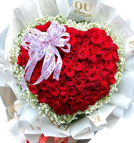Christmas Rose Whisper Bouquet Vietnam