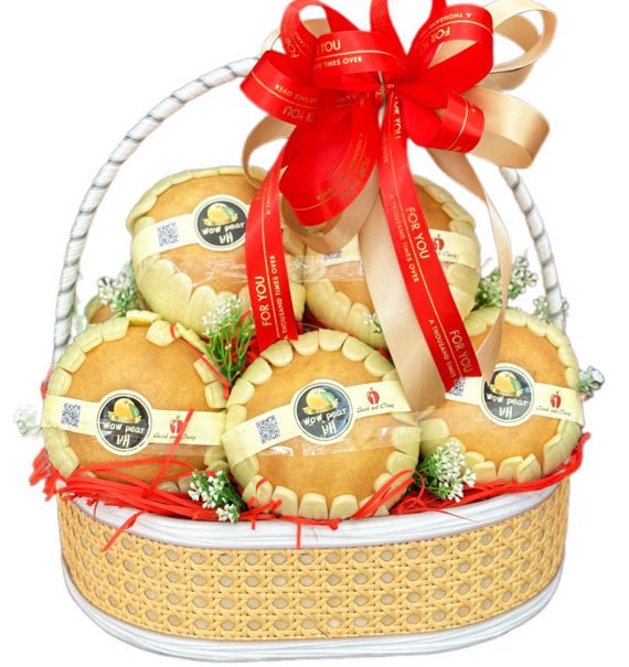 Pear Basket For Vietnamese Womens Day