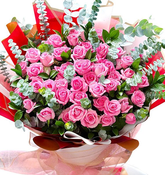 Soft Embrace Valentine’s Roses Vietnam