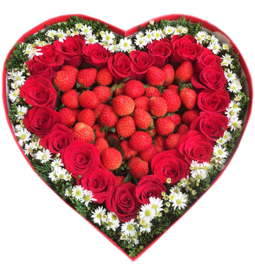 roses-and-strawberries-heart-box