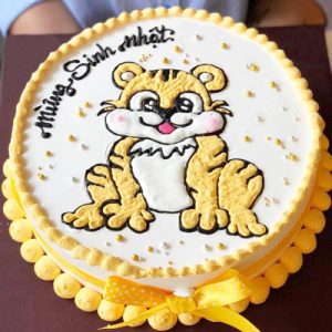 Nếu bạn đang băn khoăn không biết làm cách nào để tặng sinh nhật cho người thân, hãy xem hình ảnh chiếc bánh sinh nhật được gửi đến Việt Nam này. Với chất lượng tuyệt vời và dịch vụ hoàn hảo, chắc chắn chiếc bánh này sẽ là món quà tuyệt vời cho mọi dịp.