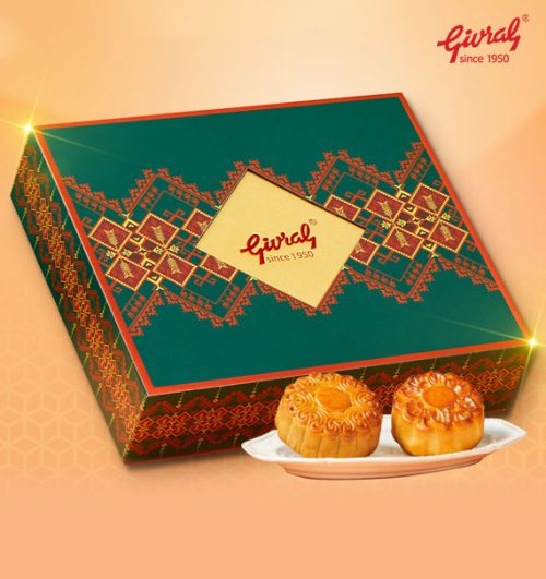 givral mooncakes vietnam hop 4 banh lon