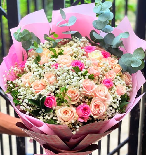 The End Of Rainbow, 36 Mixed Roses Bouquet Vietnam