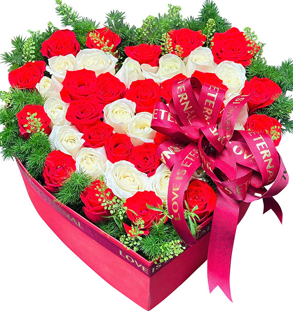 heart shape rose box womens day 03