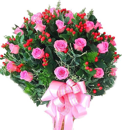 36 pink roses in vase 500x531