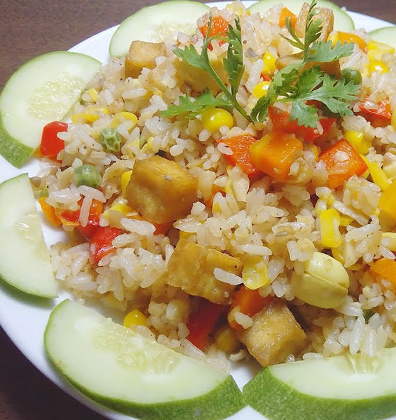 eight colored fried rice