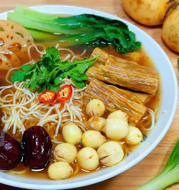 stewed noodles soup with vegetable