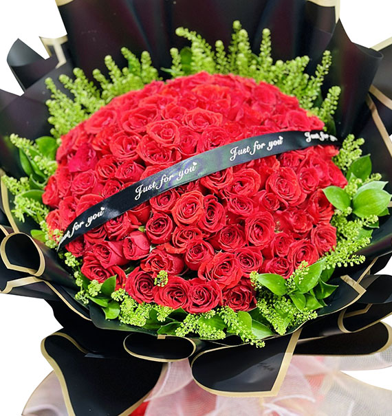 99 red roses valentine vietnam 03